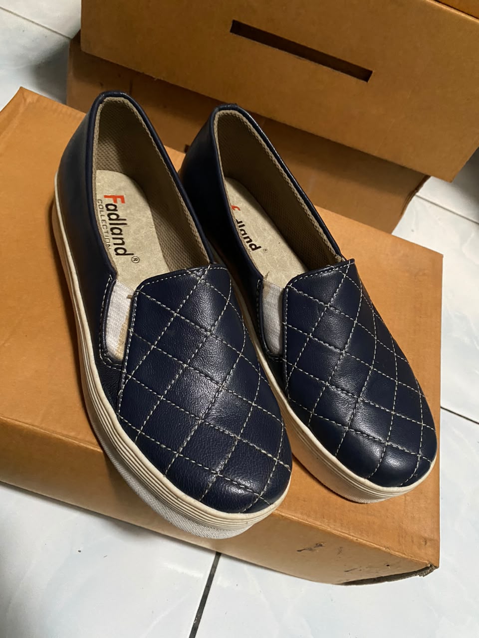 Sepatu Special