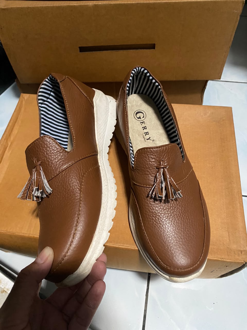 Sepatu Santai