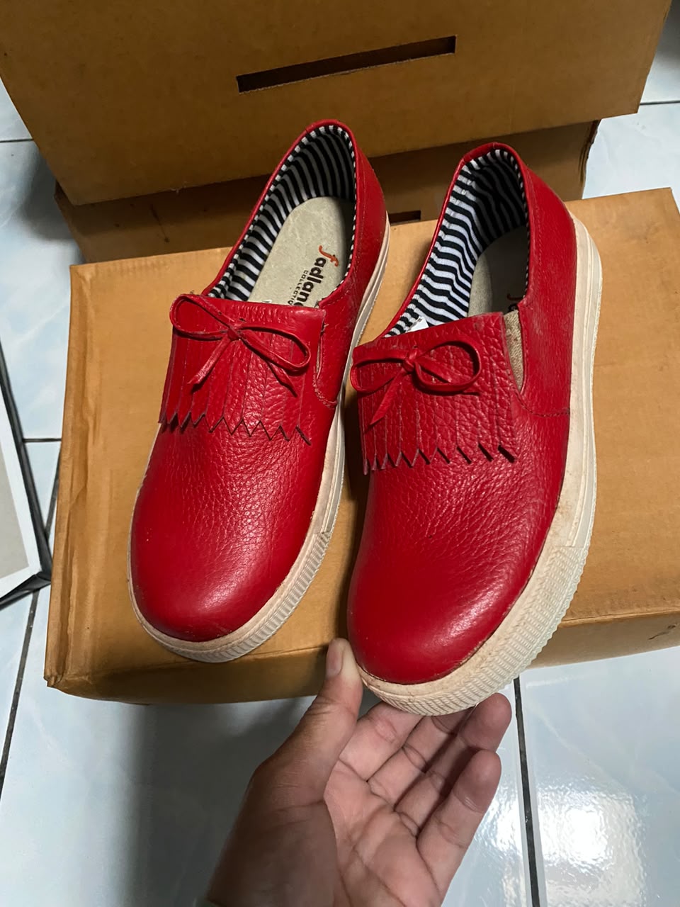Sepatu Muda